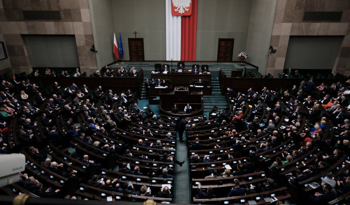 Sejm milletvekillerinin ucus masraflari 8 milyon zlotyu asti 39929