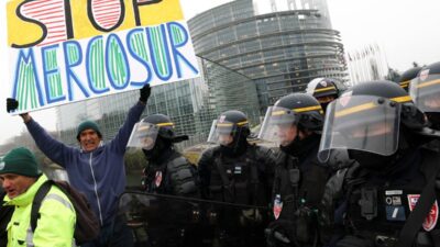 Strazburg daki ciftci protestosunda polonyalilar gozaltina alindi 35707