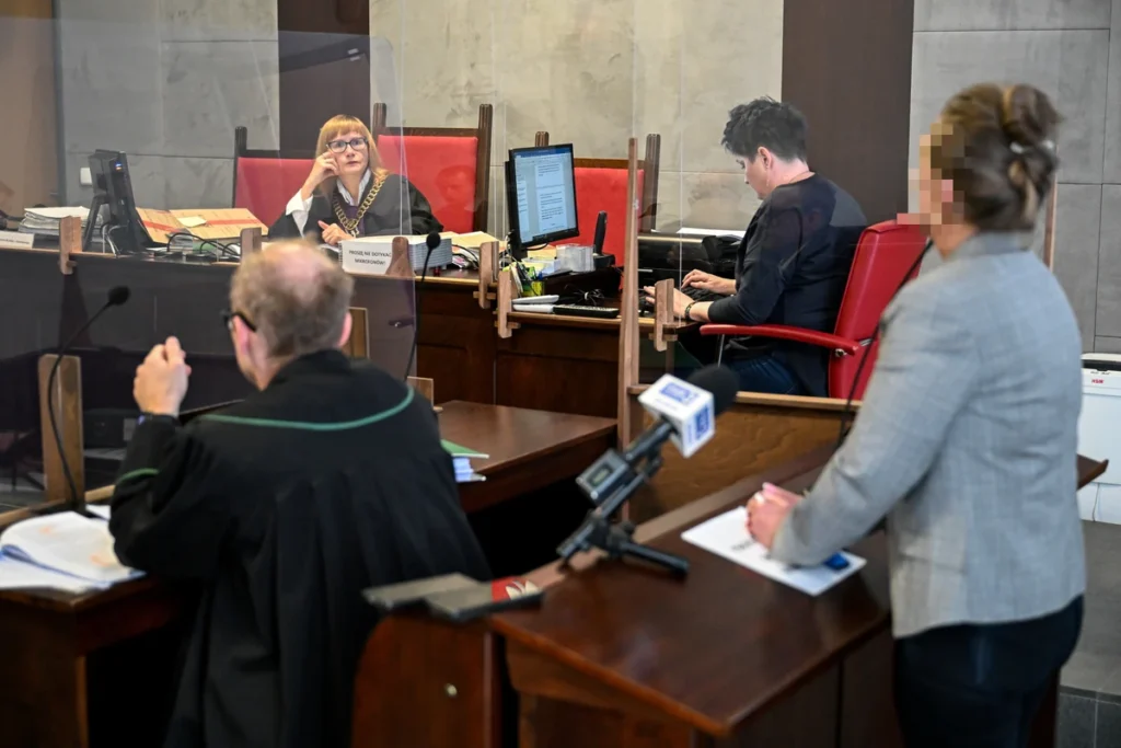 szczecink mahkemesi emekli hemsire ewa b nin asi davasinda karari erteledi 38339