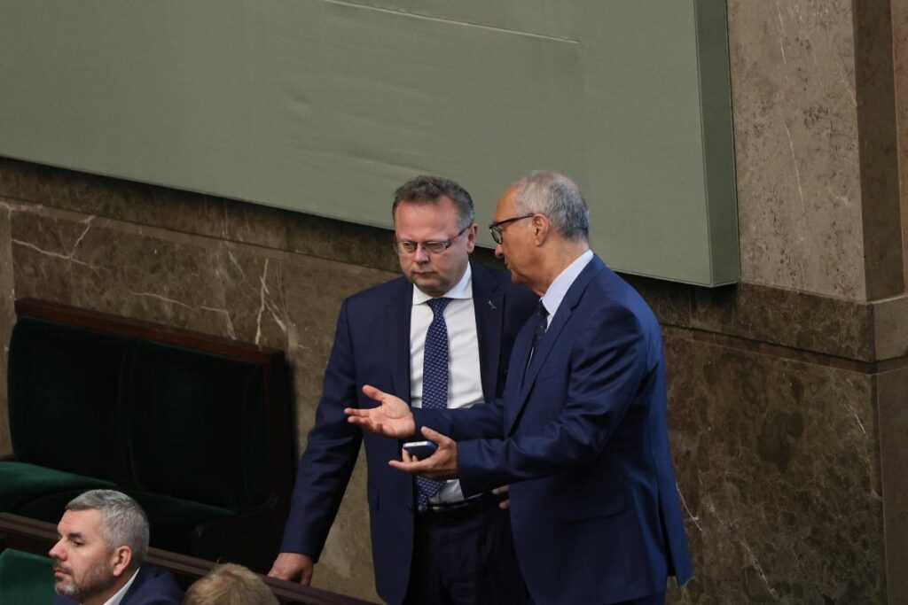 szejna nin saat skandali lewica da disiplin gorusmesi 36584