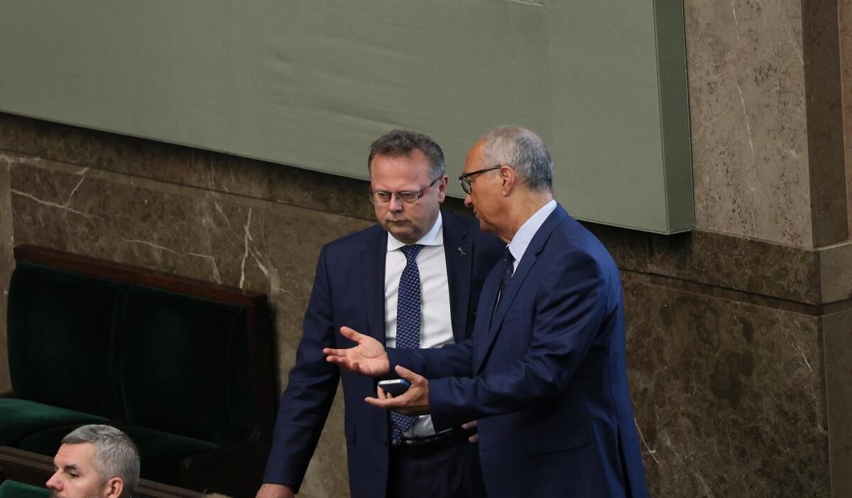 Szejna nin saat skandali lewica da disiplin gorusmesi 36584