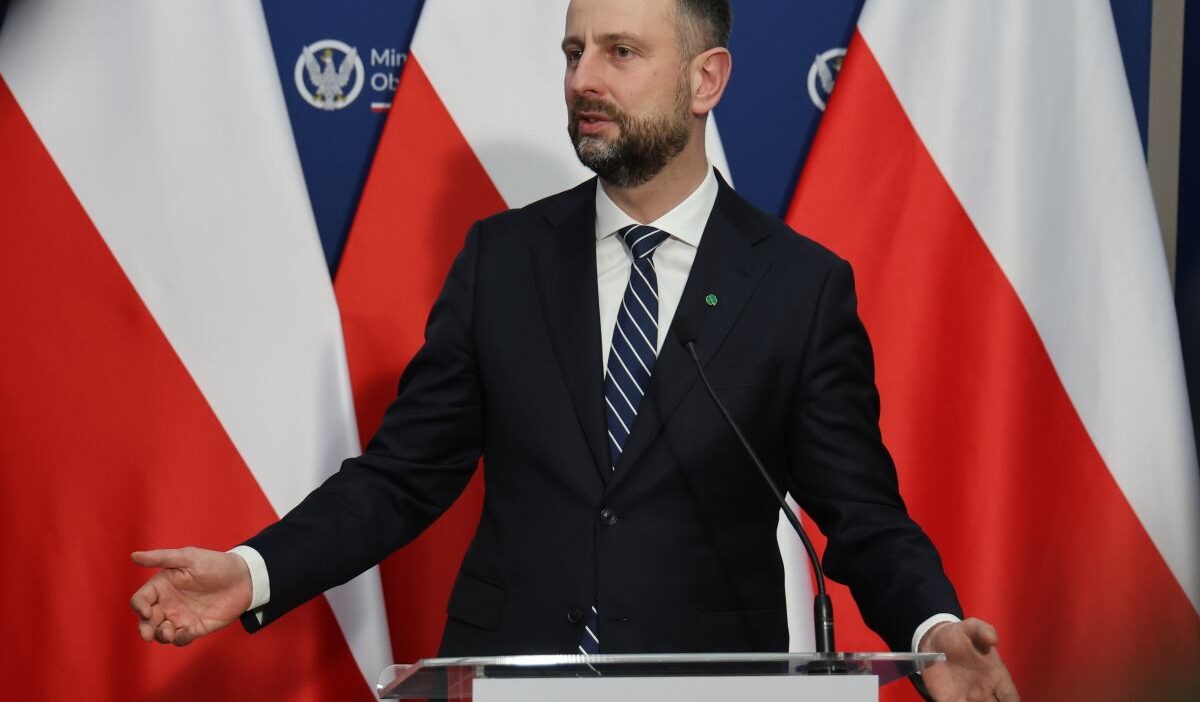 Trump in nato aciklamalarina polonya dan tepki 37045