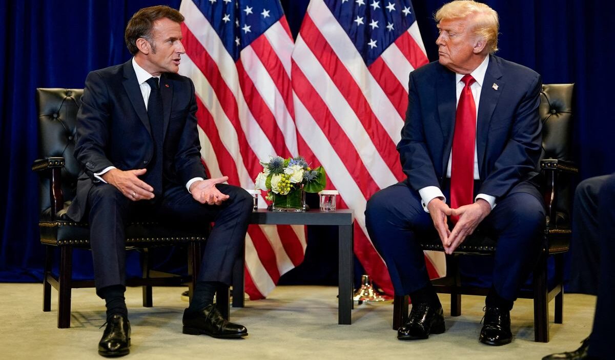 Trump macron dan sms paylasirken baris konseyi projesini de acikladi 35088