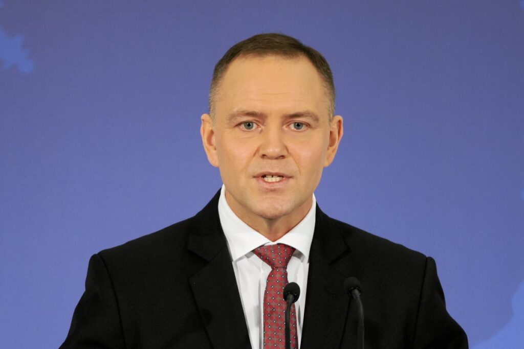 tusk ve nawrocki arasinda nato ve abd ye yonelik polemik 37639