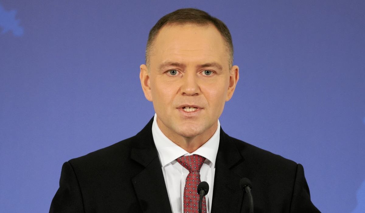 Tusk ve nawrocki arasinda nato ve abd ye yonelik polemik 37639