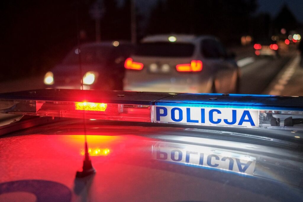 uk w da bicakli saldiri i ki kisi yaralandi 35079