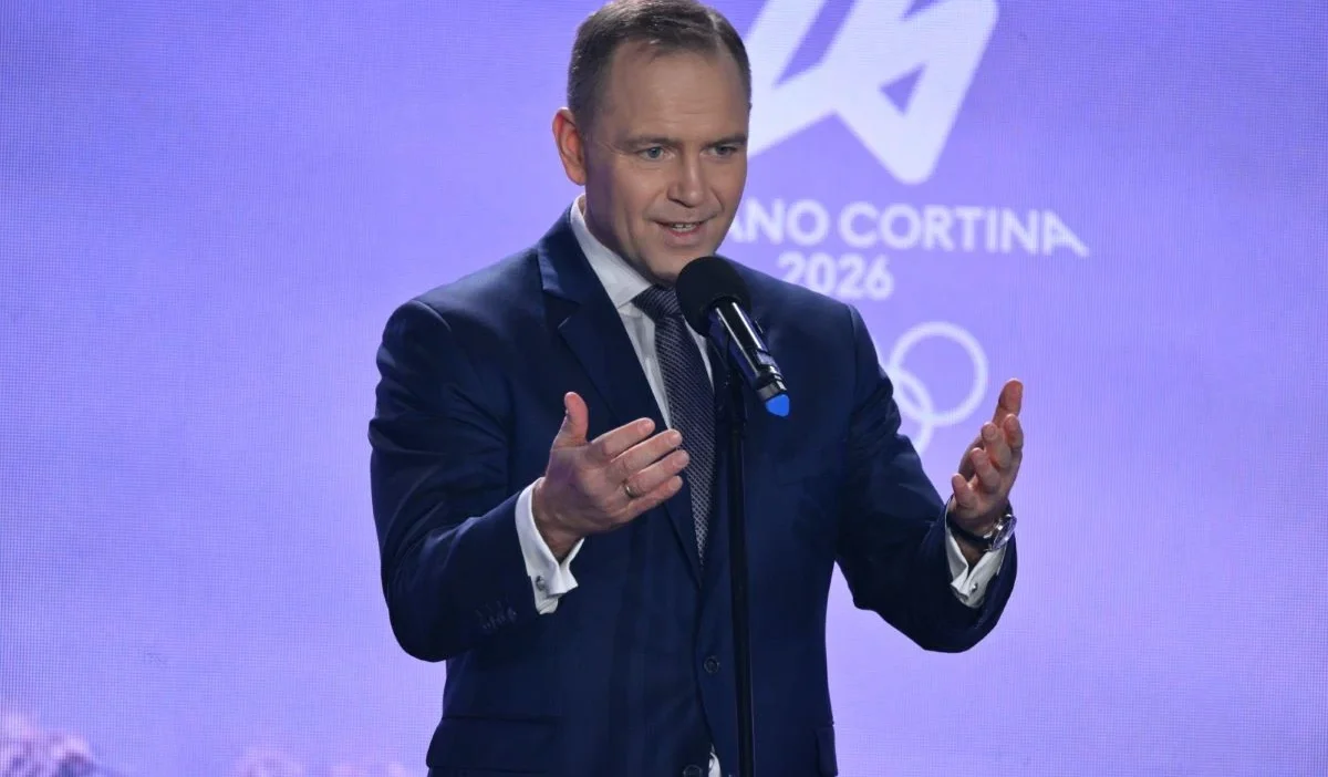 United surveys anketi nawrocki nin vetolarinda siyasi hesaplamalar ile maddi gozlemler arasinda derin ayrisma 40856