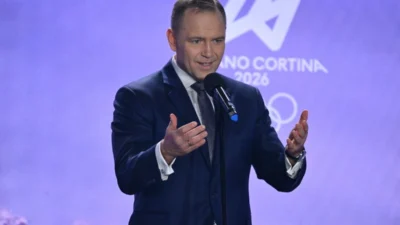 United surveys anketi nawrocki nin vetolarinda siyasi hesaplamalar ile maddi gozlemler arasinda derin ayrisma 40856