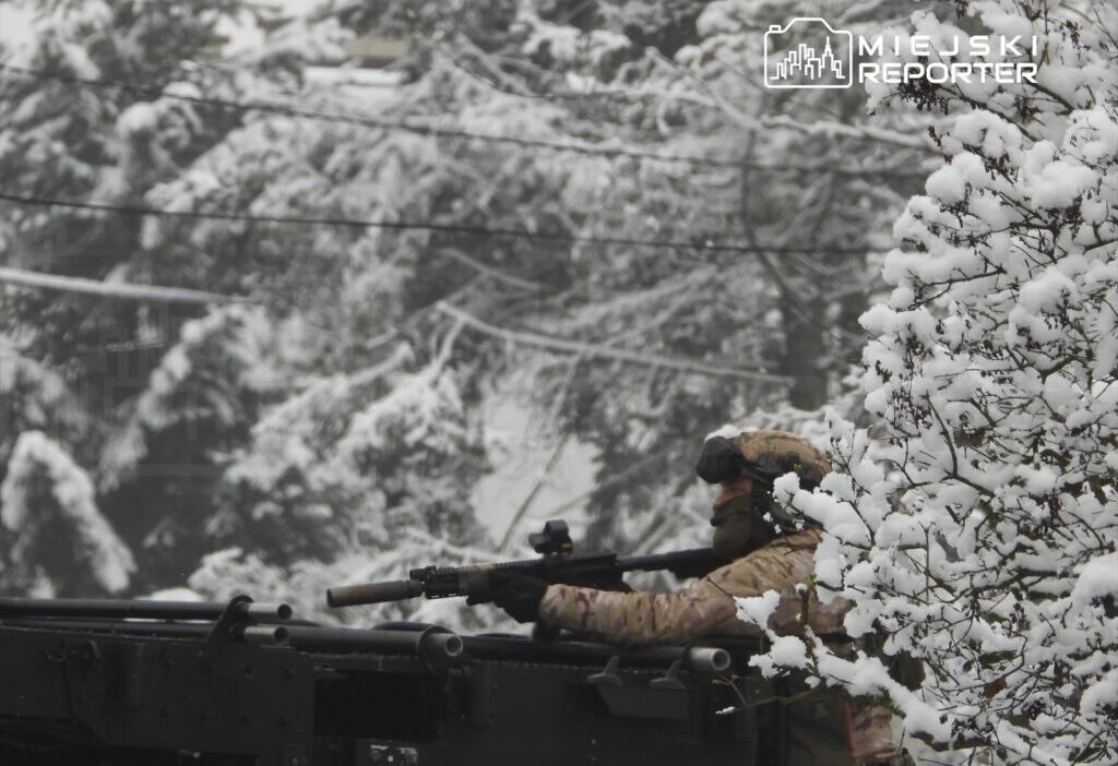 Varşova'da aile katliamı ve barikatlı operasyon 1 Varsova da aile katliami ve barikatli operasyon 39248