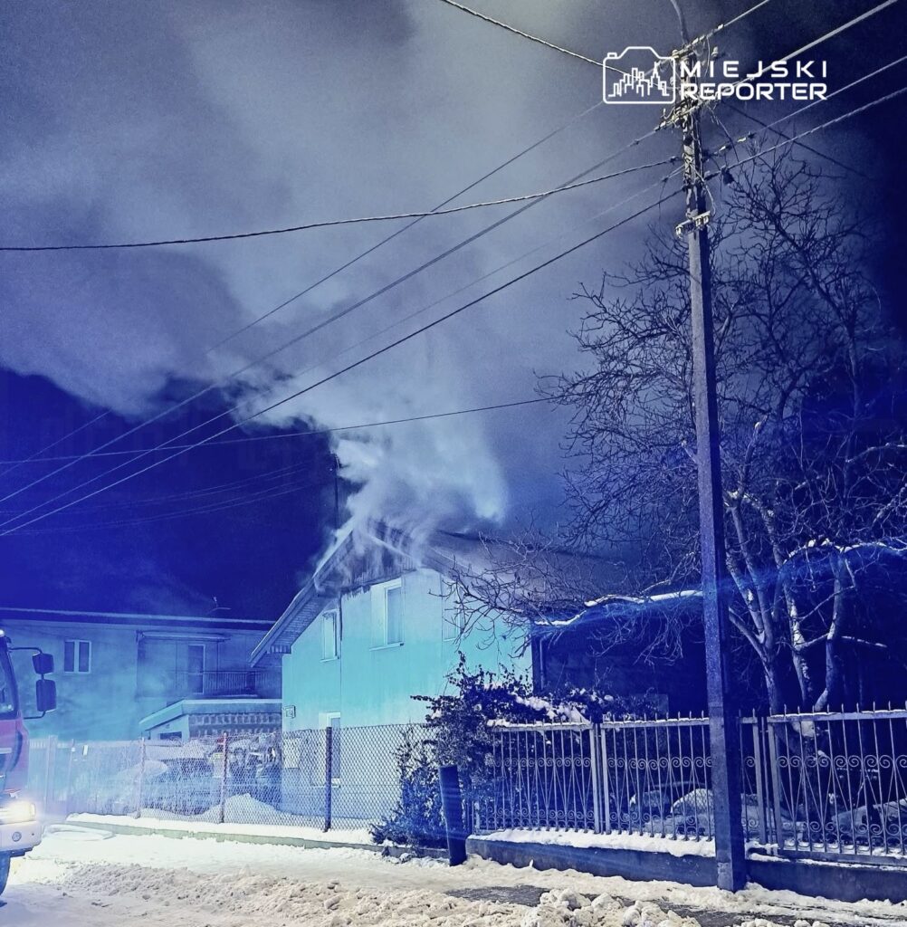 varsova da bos bina yangini komsu evi sardi 36106