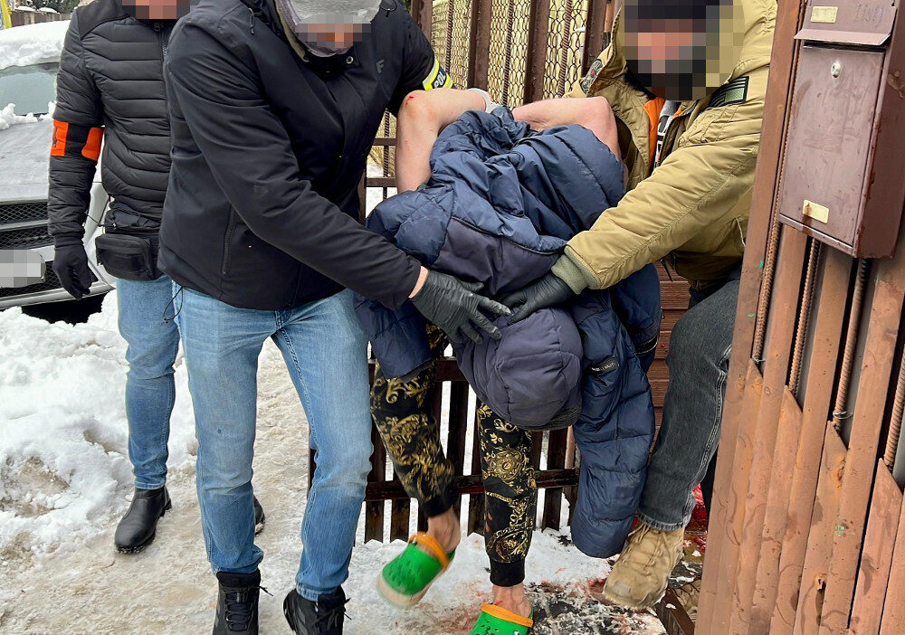 Varsova da i ki ceset tespit edildi barikatlanmis erkek gozaltina alindi 39420