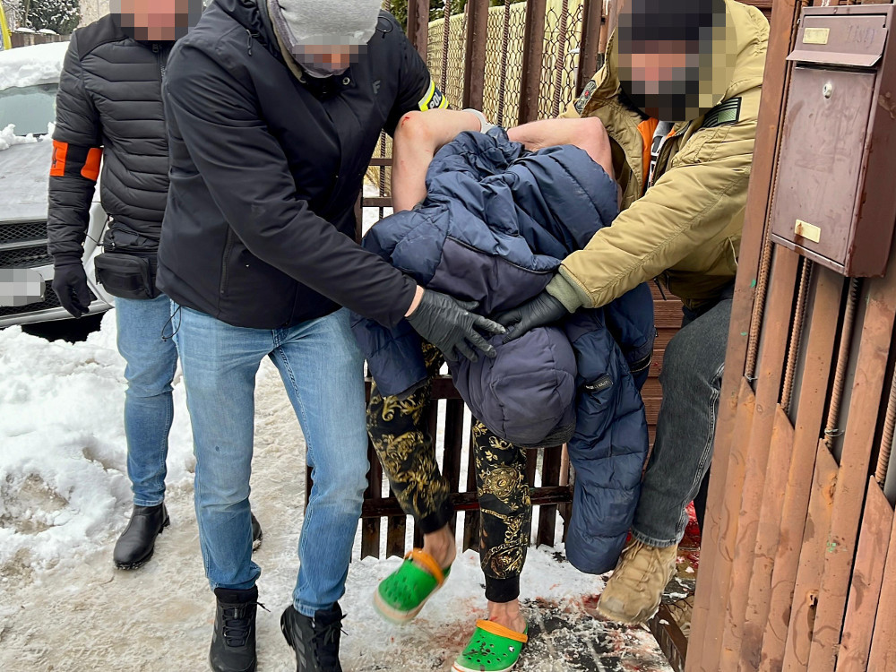 varsova da i ki ceset tespit edildi barikatlanmis erkek gozaltina alindi 39420