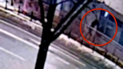 Varşova'da polis binasına alkollü saldırı: 27 yaşındaki şüpheli gözaltına alındı 2 Varsova da polis binasina alkollu saldiri 27 yasindaki supheli gozaltina alindi 39686