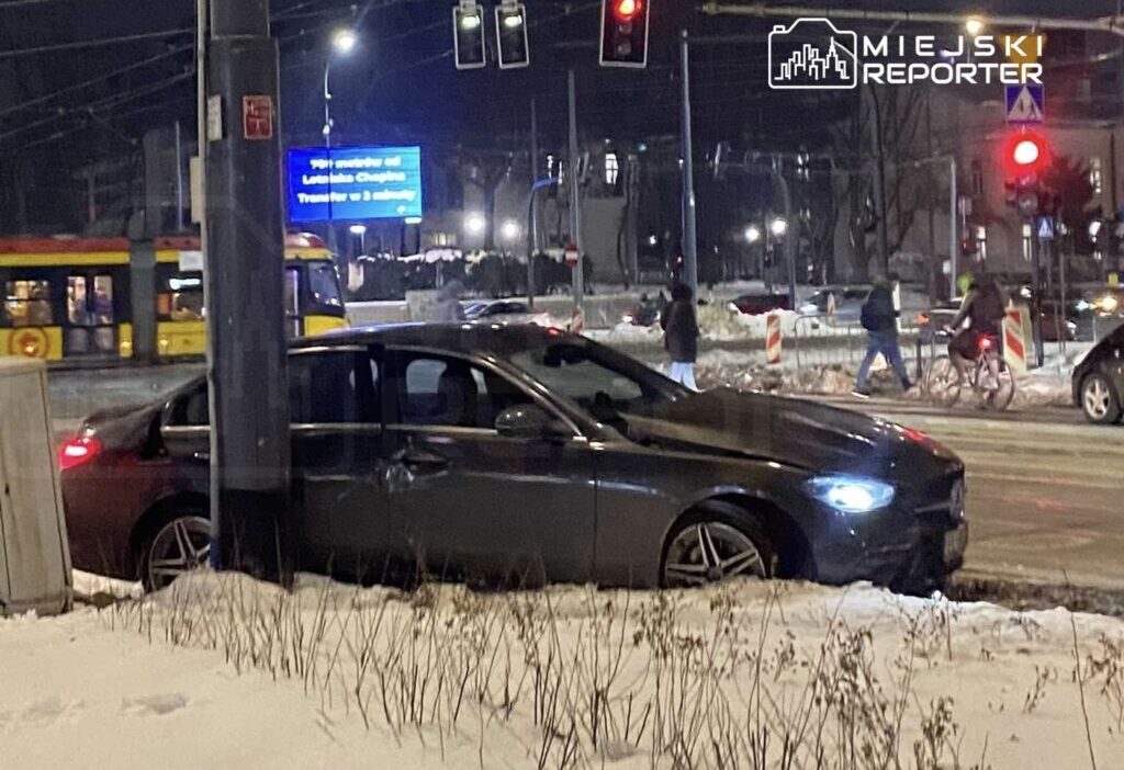 Varsova da polis kovalamacasi mercedes kazaya karisti 35865