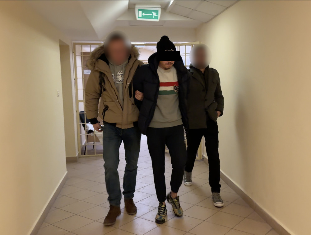 varsova da spor kulubu pseudokibicisi uyusturucu ticaretiyle tutuklandi 34621