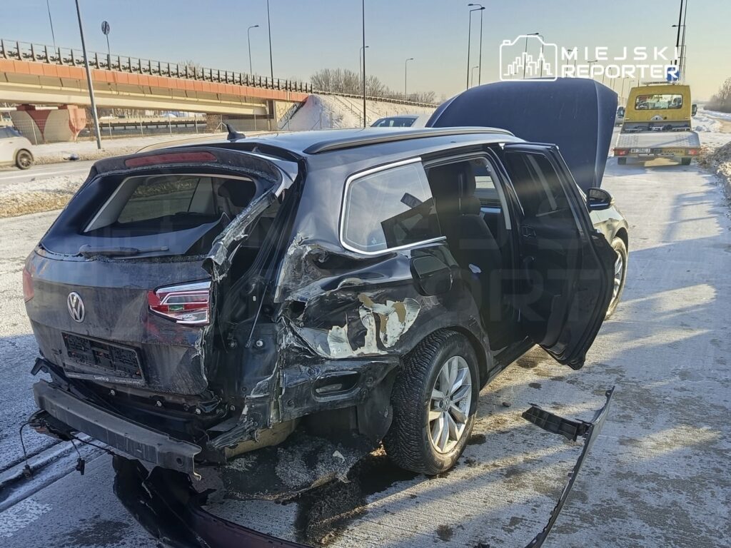 varsova da toyota ile volkswagen carpisti i ki cocuk hastaneye kaldirildi 34713