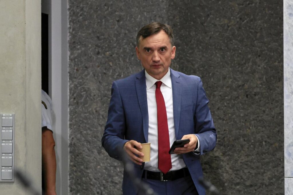 varsova mokot w mahkemesi ziobro nun tutuklanmasi durusmasini 5 subat a erteledi 33298