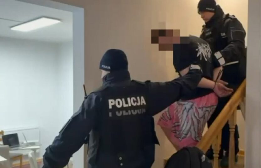 Warsaw da call center operasyonunda 22 kisi gozaltina alindi 39218