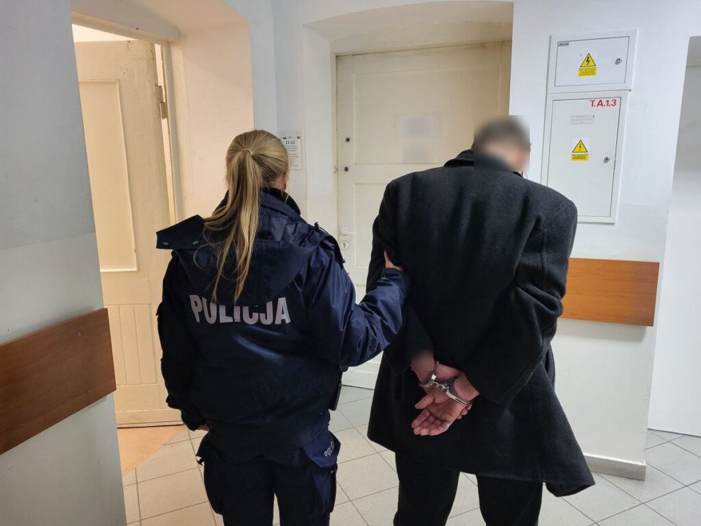 wo p gonullusune siddet uygulayarak kutusu calan hirsiz yakalandi 38174
