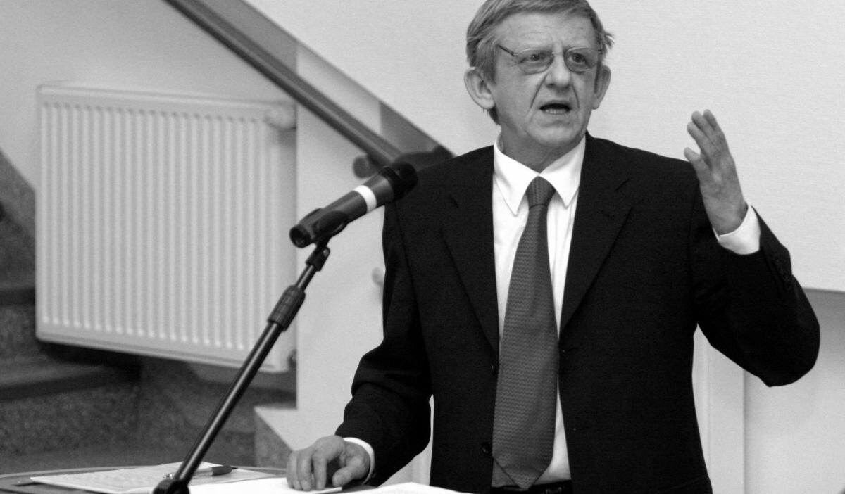 Wrocław tıp üniversitesi, prof. Leszek paradowski'nin vefatını açıkladı 1 Wroc aw tip universitesi prof leszek paradowski nin vefatini acikladi 33381