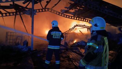 Yeni modlin de atik deposunda yangin yogun ekipler mucadele ediyor 38613