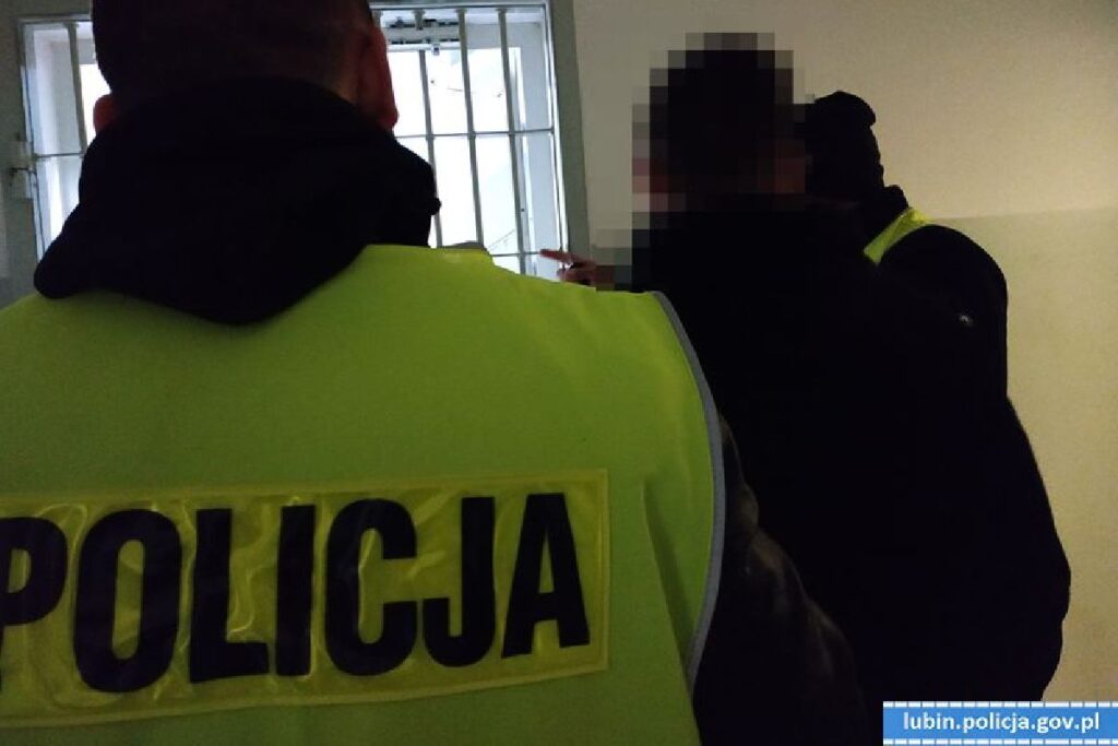 z32541319IHGPolicja zatrzymala kierowce na drodze ekspresowej