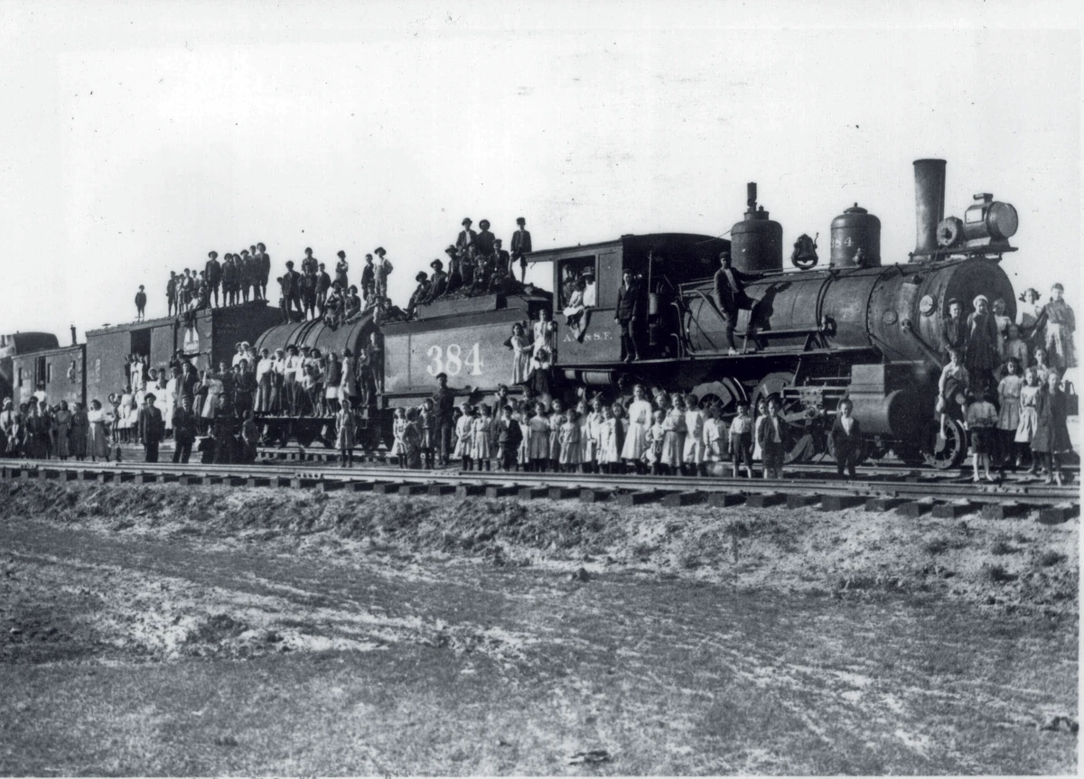 1903 yazinda missouri ye giden yeni hayata giden tren 47948