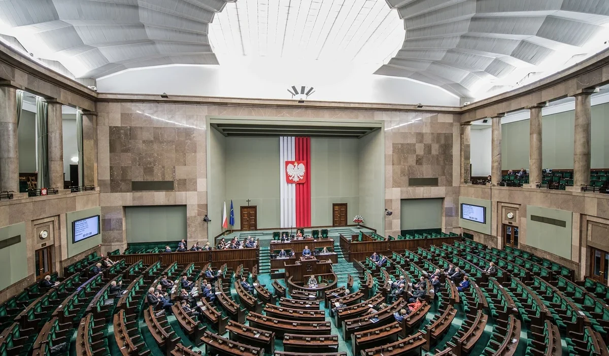 27 26 oylamayla parti i ci degisikler mart ziyarete durduruldu 46424