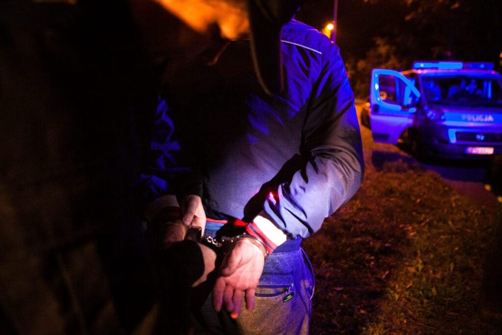 37 yasinda sofor uyusturucu etkisinde kaza yapti 45214