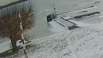 68 yasindaki suruucu wopr pomosuna carpan volkswagen le donmus zalew zegrzy ski ye girdi 48253