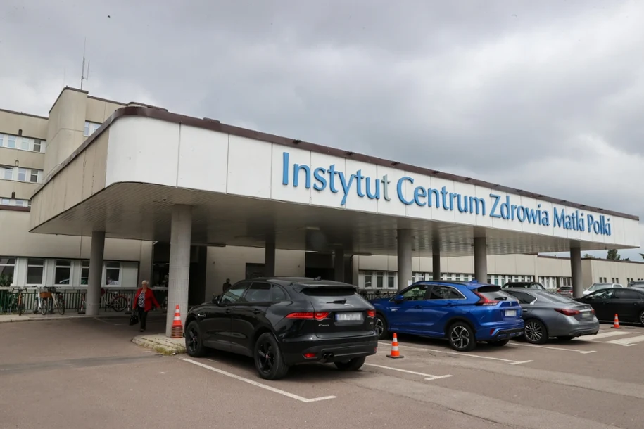 Lodzda anne ve cocuk sagligi merkezinde buyuk ariza tomografi ve mr odalarini su basti