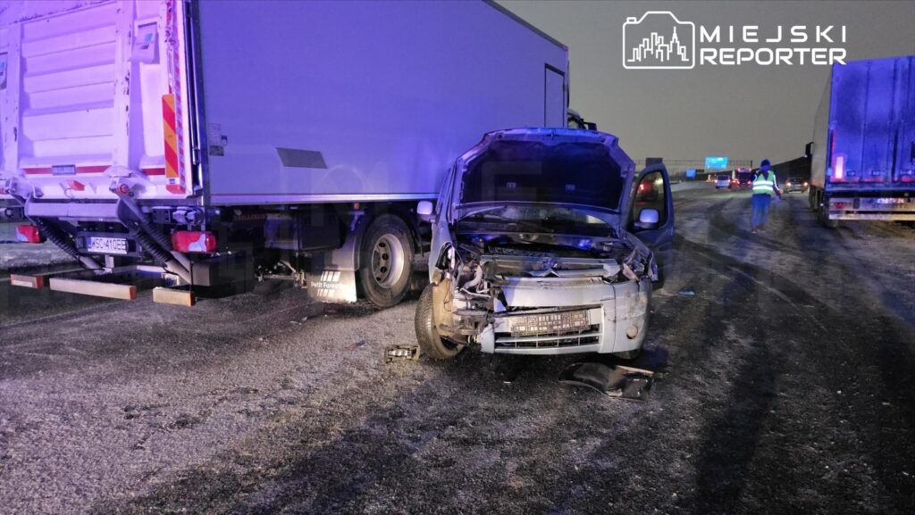 A2 otoyolunda olumlu trafik kazasi 2 pas kapatildi yolculardan 1 i hayatini kaybetti 42232
