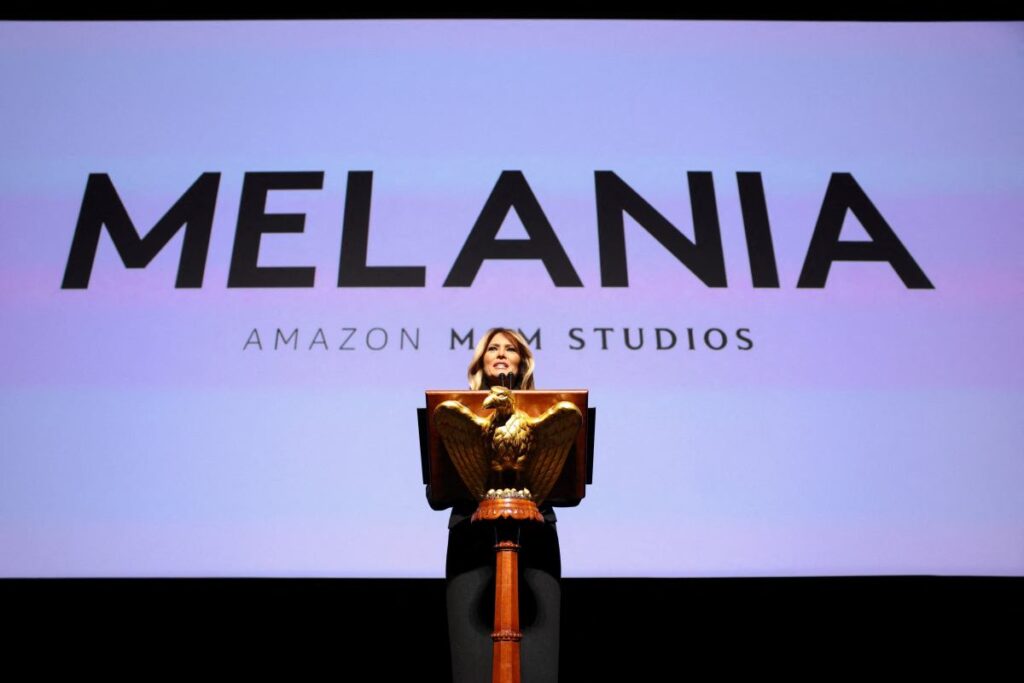 abd adalet bakanligi ndan yayinlanan epstein belgeleri trump in esi maxwell ile mail tutanaklari yeniden gundemde 40899