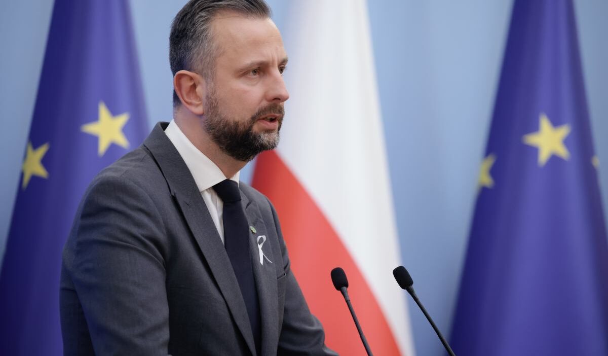 Abd buyukelcisi ile polonya savunma bakani nato i sbirliginin surdurulecegini vurguladi 45005