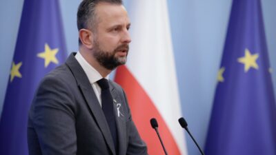 Abd buyukelcisi ile polonya savunma bakani nato i sbirliginin surdurulecegini vurguladi 45005