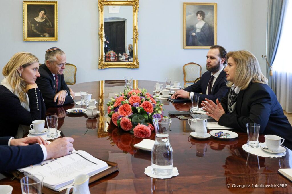 abd buyukelcisinin arabasi cumhurbaskanligi sarayi ndan ayrildi 45304