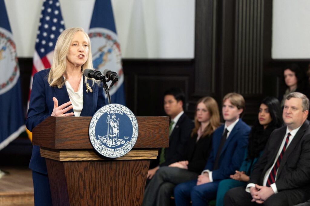 abigail spanberger trump kongre konusmasinda suclamalari reddetti 49596