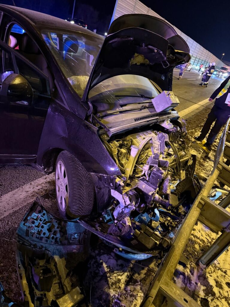 alkollu surucu s7 de zincirleme kazaya neden oldu 3 kisi hastaneye kaldirildi 44643