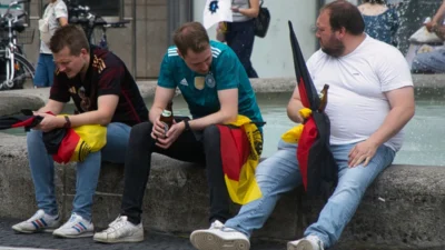 Almanya'da hastalık i̇zinlerinde artış ekonomik uyarı seviyesine ulaştı 2 Almanya da hastalik i zinlerinde artis ekonomik uyari seviyesine ulasti 45307