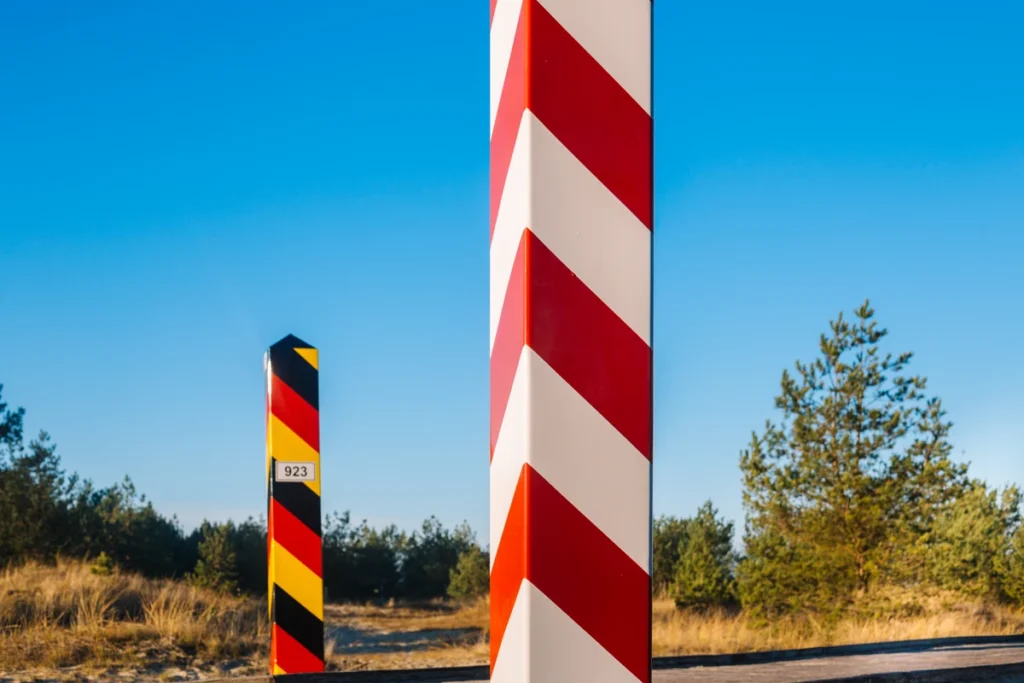 almanya da sinir kontrolleri 15 eylul 2026 ya kadar uzatiliyor 46732