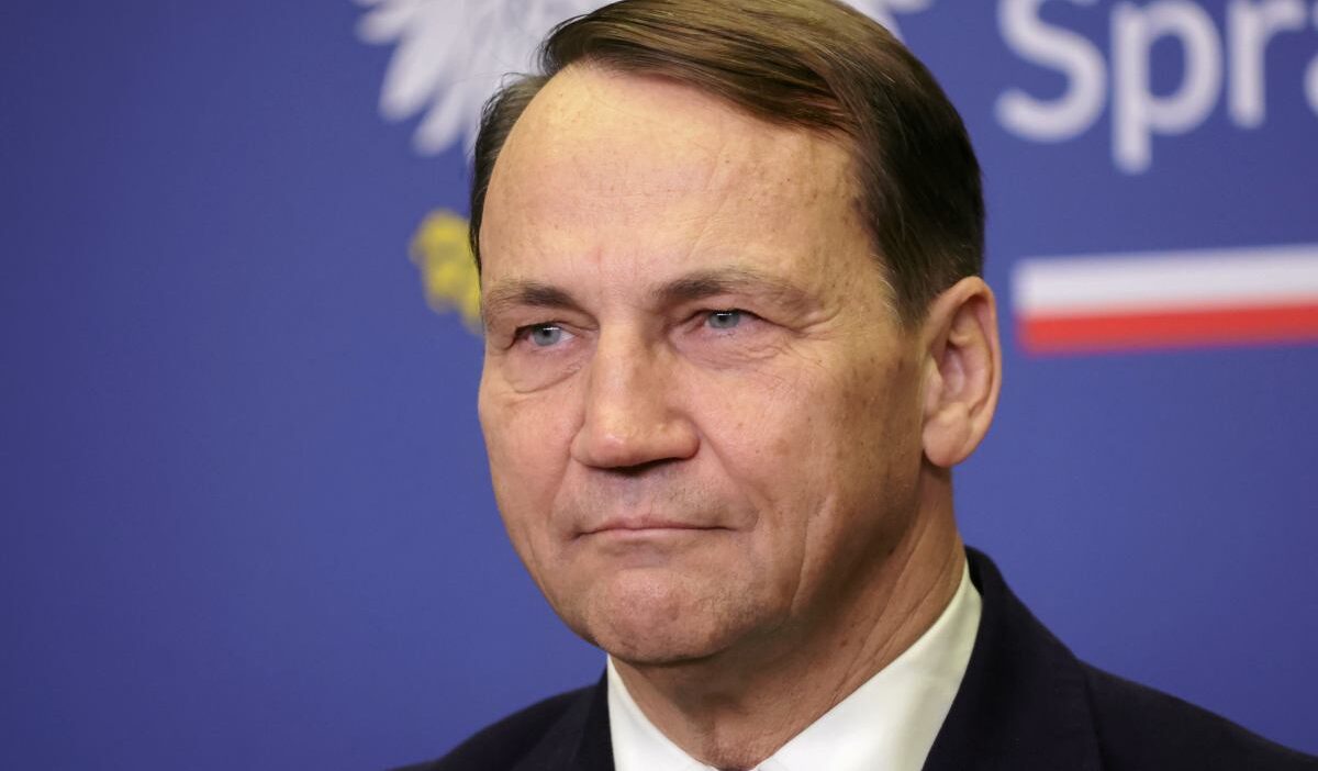 Anket rados aw sikorski nin performansi degerlendirildi 43649