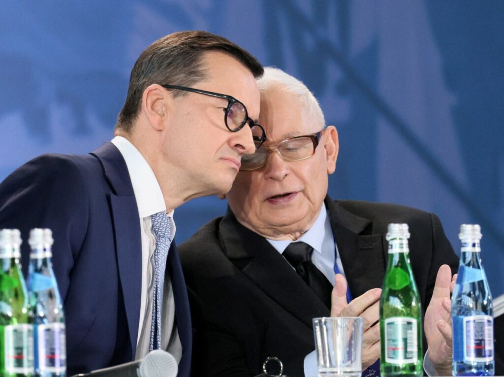 anket sonucu polonya da pis in olasi liderinde birinci morawiecki 42660