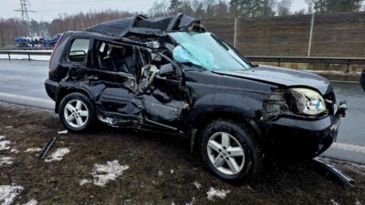 Asagi silezya da s3 karayolunda 6 aracli trafik kazasi 48391