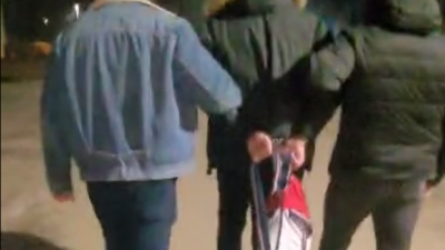 Bas avcilar tarafindan yakalanan varsovali fotografci tecavuz sucundan hapis cezasina gonderildi 44801