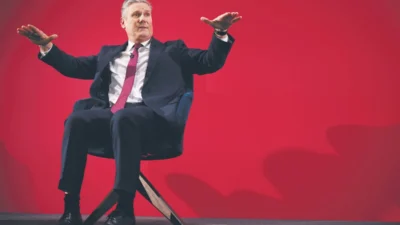 Birlesik krallik basbakani starmer in yardimcilari i stifa ederken gorevden ayrilmayacagim dedi 44866