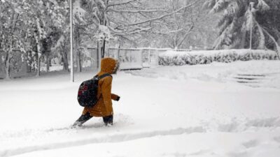 Buyuk polonya da en yogun okul kapanmalari soguk ve isitma sorunlari 42729