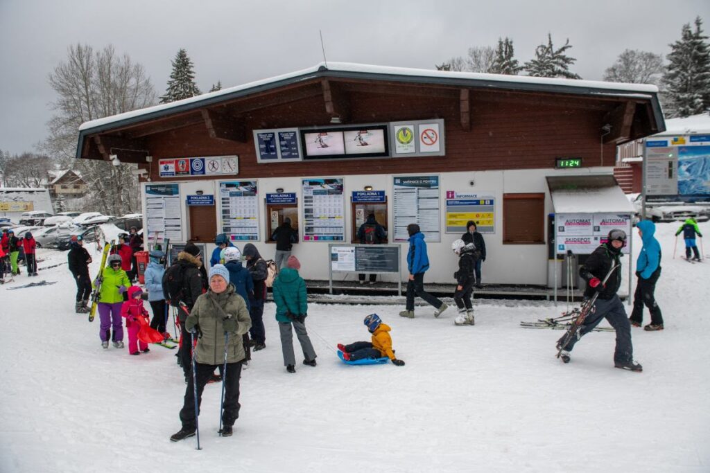 cekya da kayak pistinde olumlu kaza yasli kadin hayatini kaybetti 48299