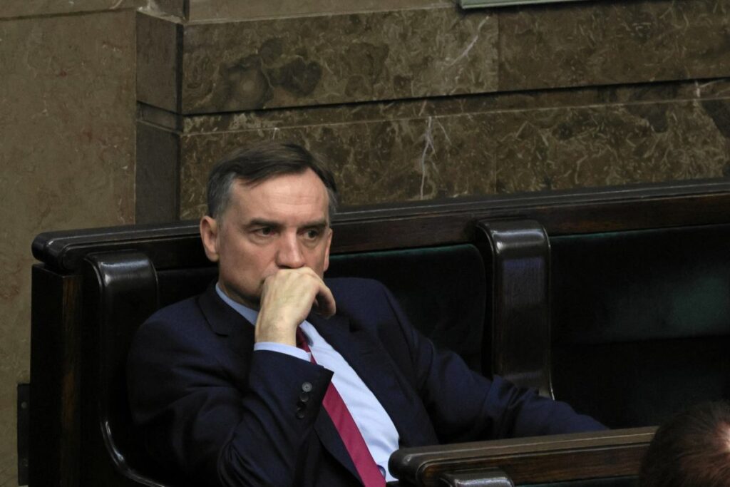 d da 112 hattini ziobro i cin tikayan adam cezalandirilacak eski bakan icin yakalama emri cikarildi 43643