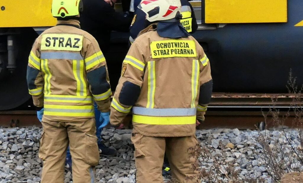 demir yolu gecitinde kaza i ki kisi yaralandi 43561