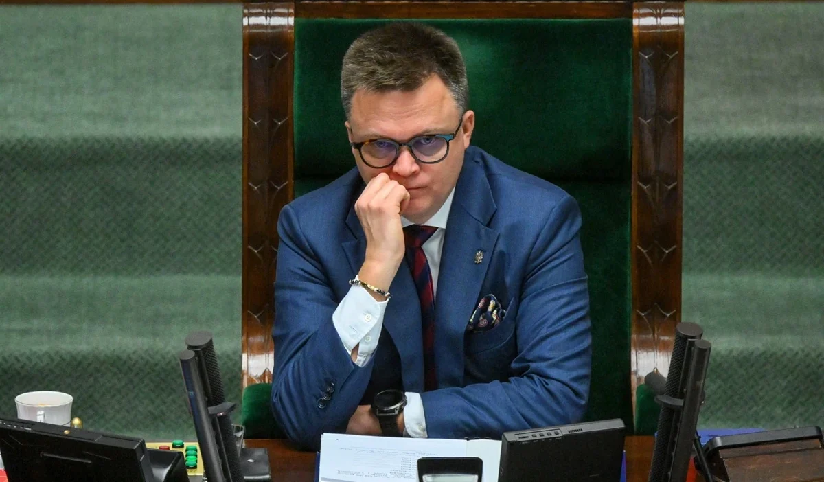 Depresyonla mucadele gunu nde medya elestirisi kamuoyu bilme hakki ve mahremiyet siniri 49038